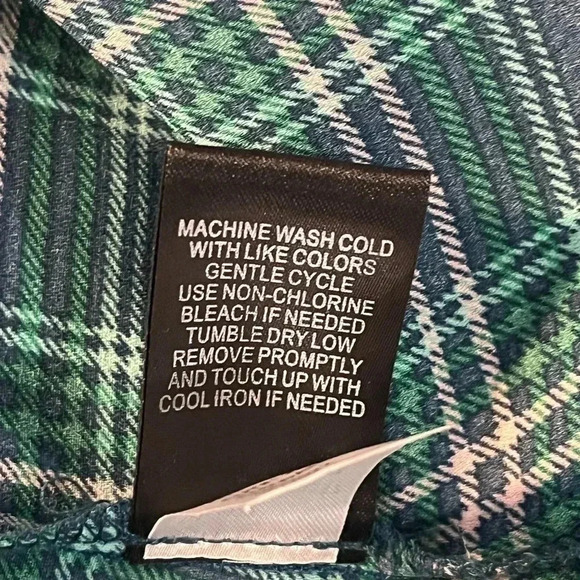 Torrid size 1 (14) sheer plaid blouse, ruffles, buttons and an elastic waist EUC - Picture 10 of 12